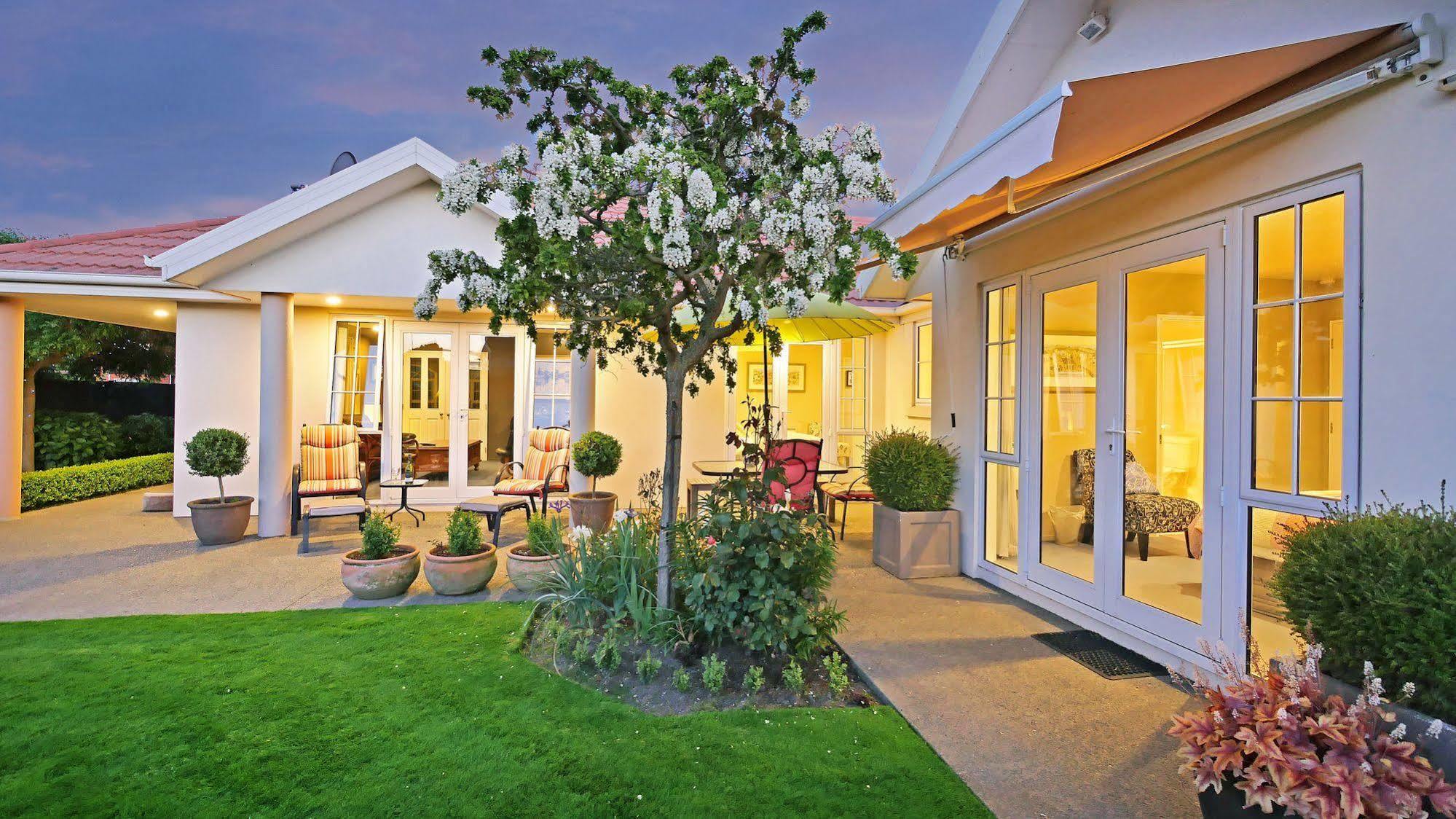 Olive House Bed And Breakfast Крайстчърч Екстериор снимка